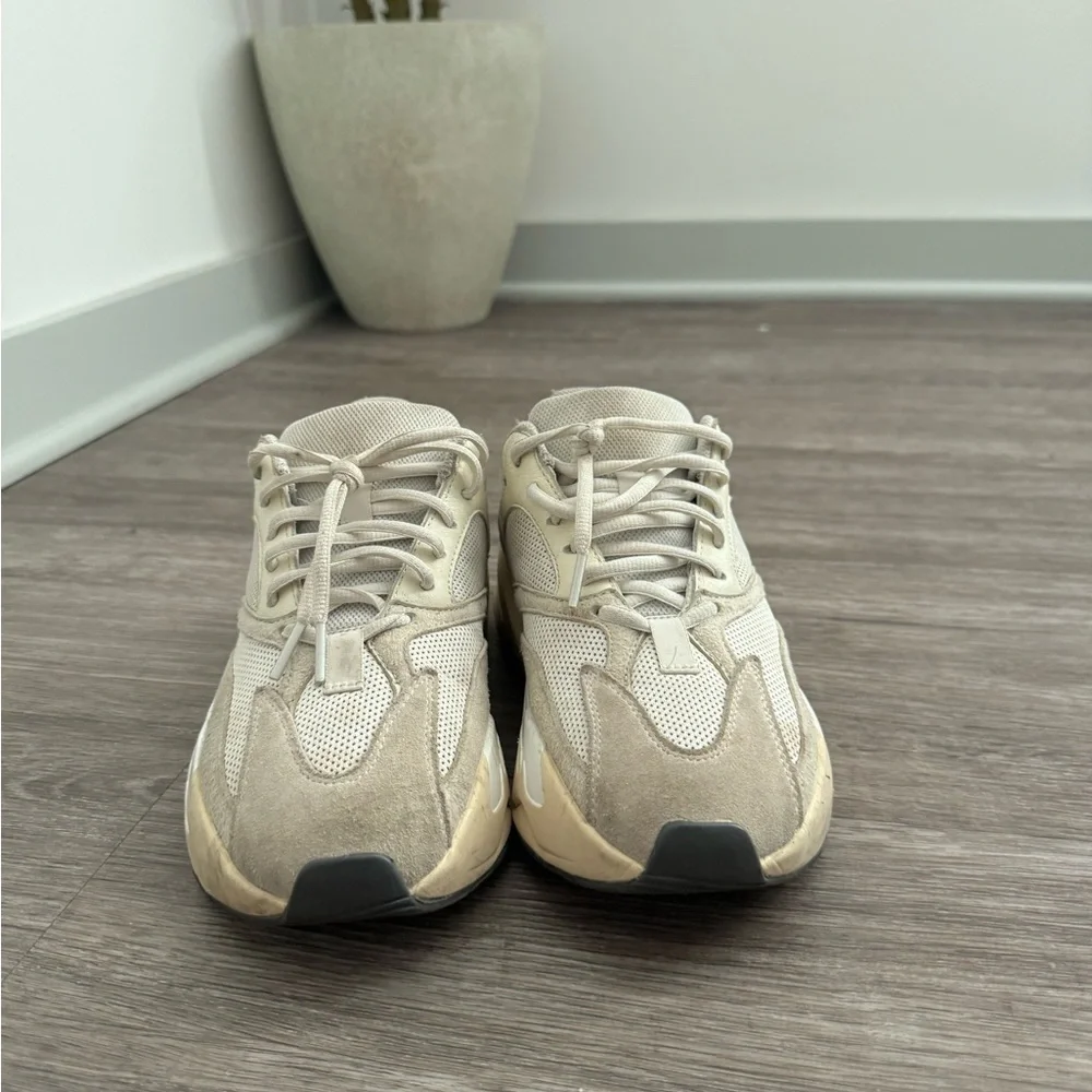 Yeezys - Picture 4 of 4